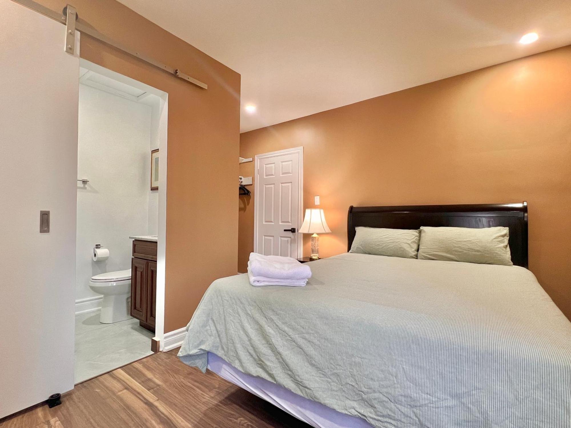Upgraded Rooms With Bath 7-Min To Subway Near Downsview Rogers Stadium Торонто Экстерьер фото