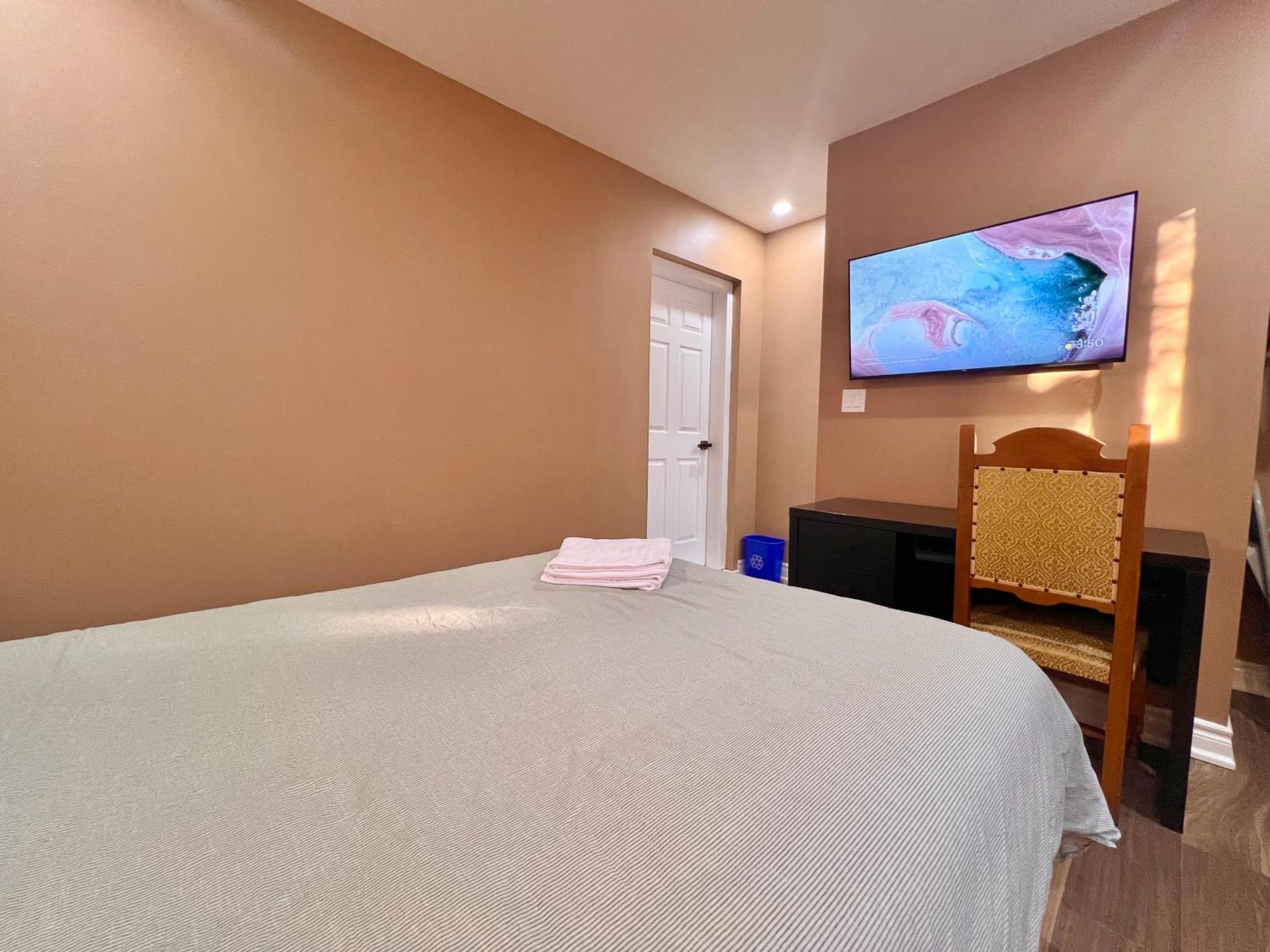 Upgraded Rooms With Bath 7-Min To Subway Near Downsview Rogers Stadium Торонто Экстерьер фото