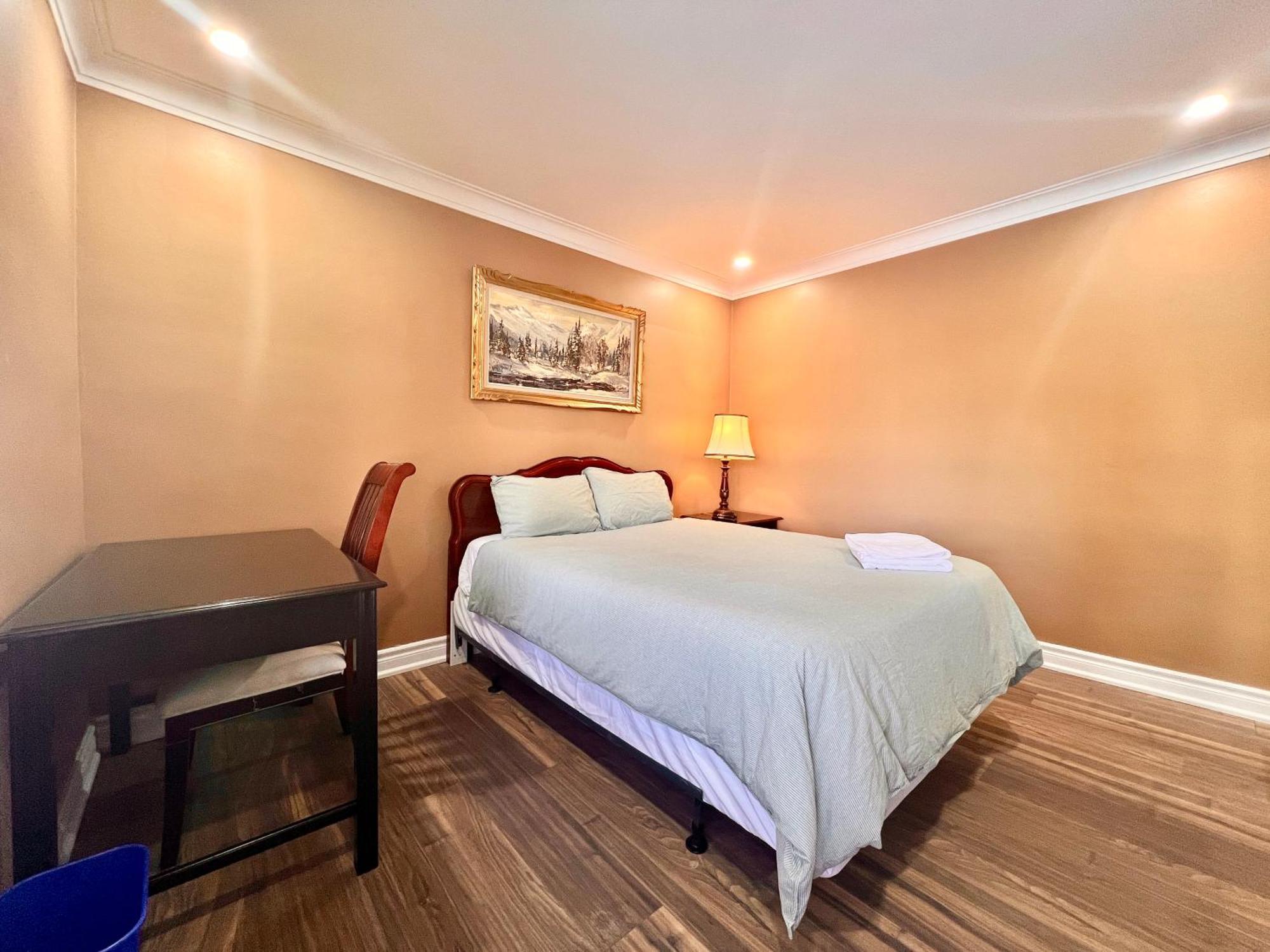 Upgraded Rooms With Bath 7-Min To Subway Near Downsview Rogers Stadium Торонто Экстерьер фото