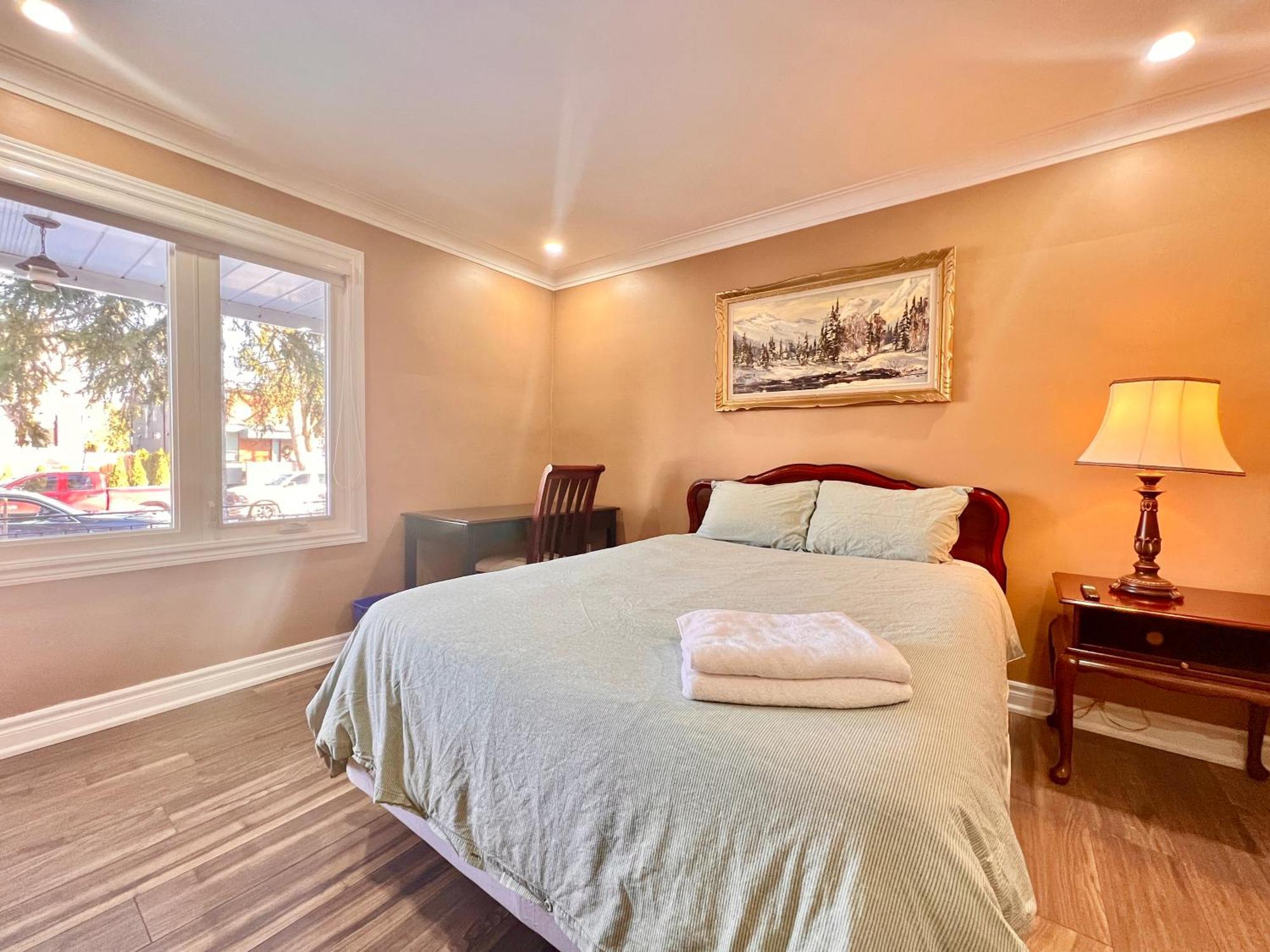 Upgraded Rooms With Bath 7-Min To Subway Near Downsview Rogers Stadium Торонто Экстерьер фото